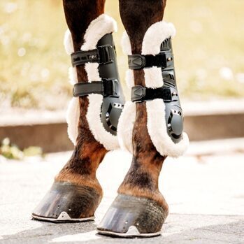 Back on Tack Air Flow Tendon Boots mit Kunstfell
